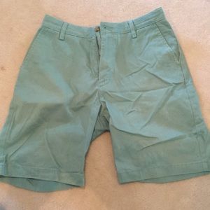 Nautica green short.